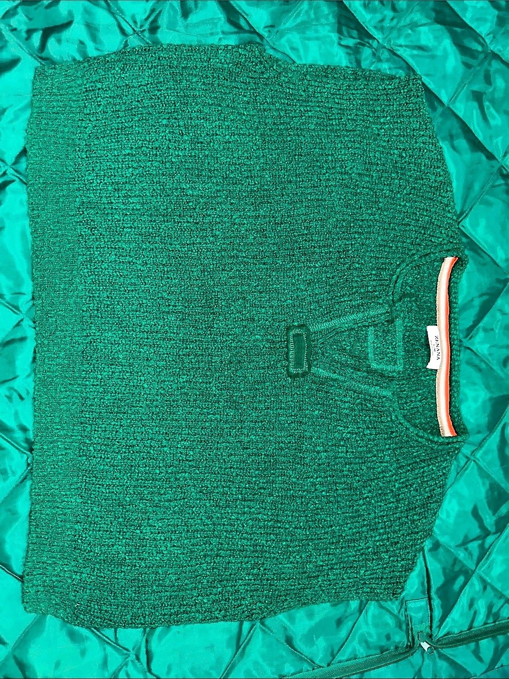 ZENANA Green Sleeveless sweater Size S/M Like New